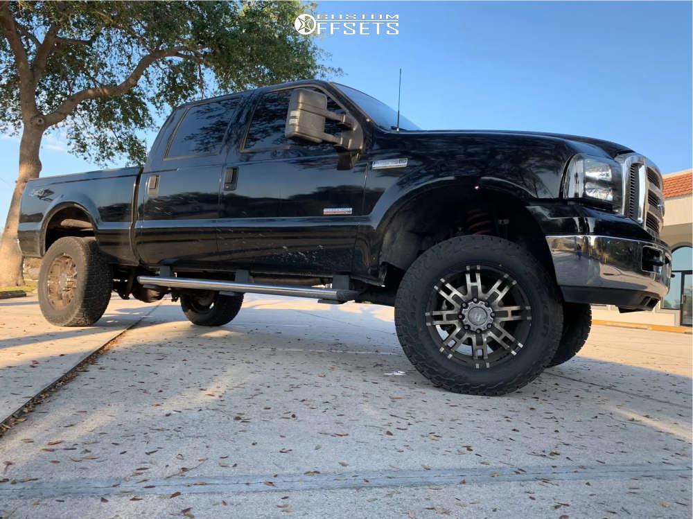 2005 Ford F-250 Super Duty with 20x9 18 Helo He835 and 35/12.5R20 ...