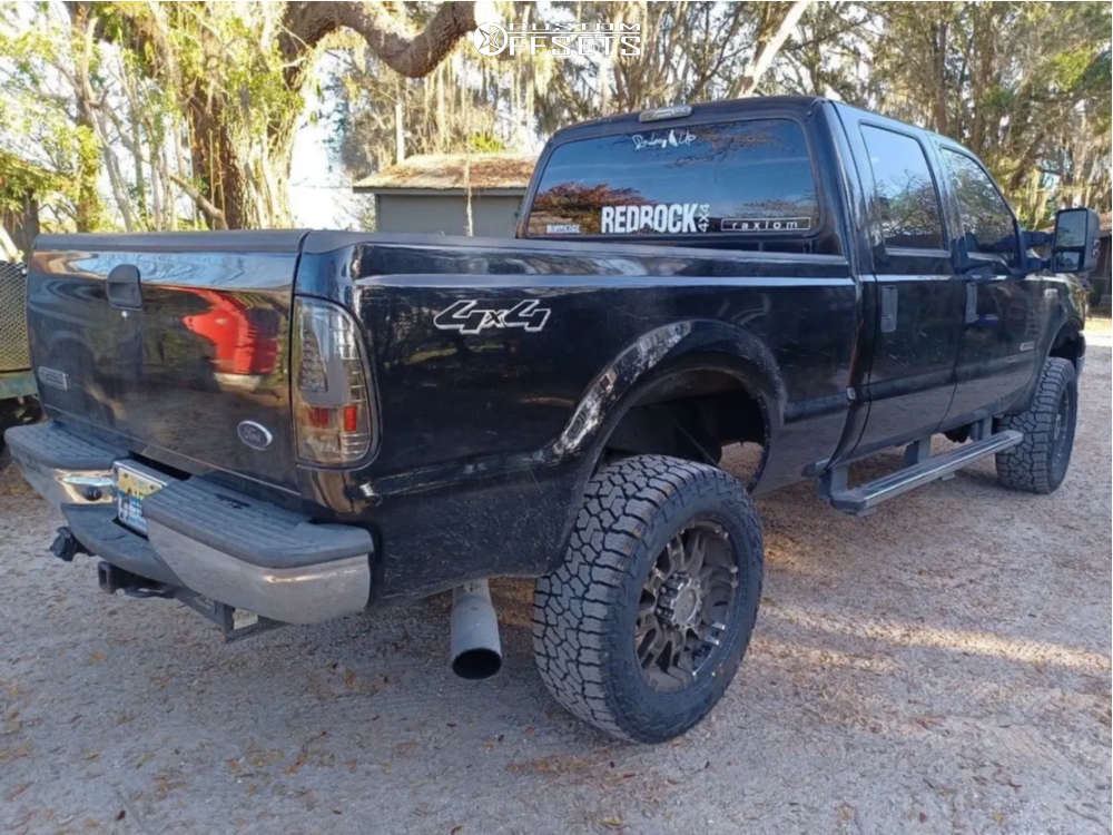 2005 Ford F-250 Super Duty with 20x9 18 Helo He835 and 35/12.5R20 ...