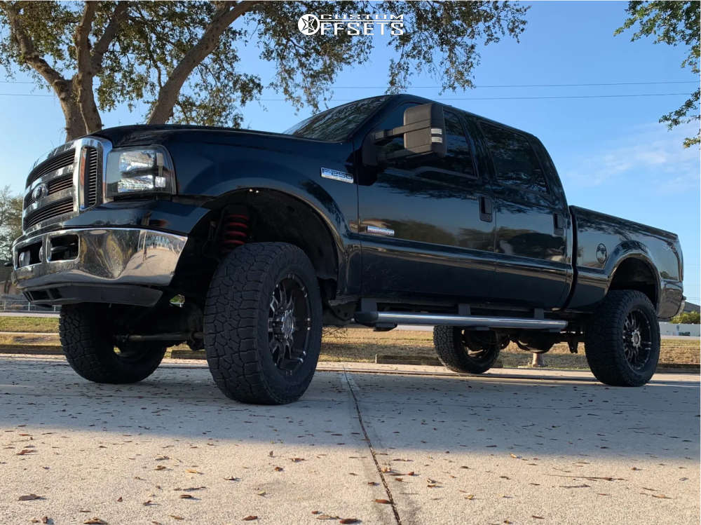 2005 Ford F-250 Super Duty with 20x9 18 Helo He835 and 35/12.5R20 ...