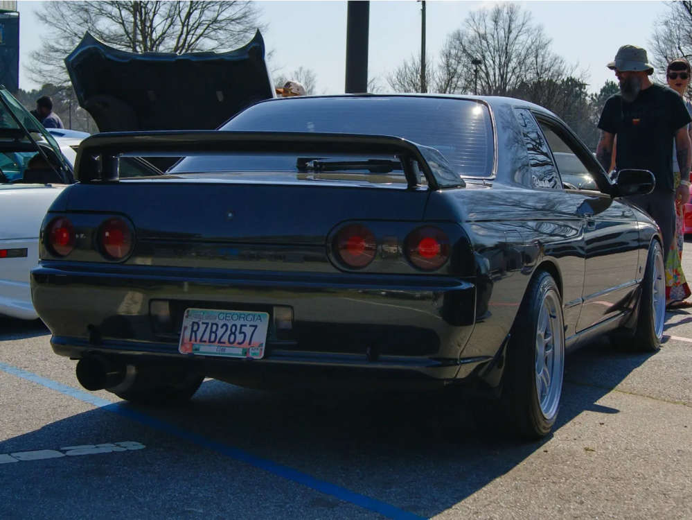 1990 Nissan Skyline with 17x9 22 Enkei Rpf1 and 245/40R17 Falken