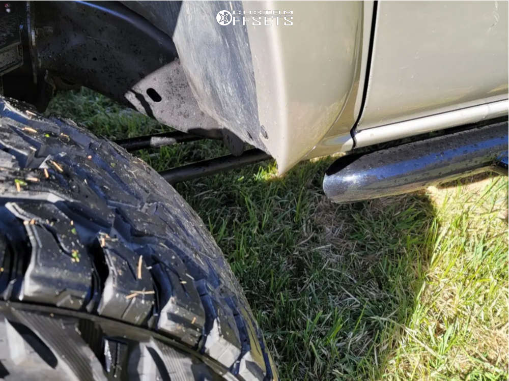 2005 Chevrolet Silverado 2500 HD with 20x12 44 Ballistic Rage and 35/