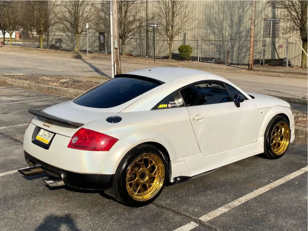 2000 Audi TT Quattro with 18x9.5 22 Aodhan Ds01 and 235/45R18