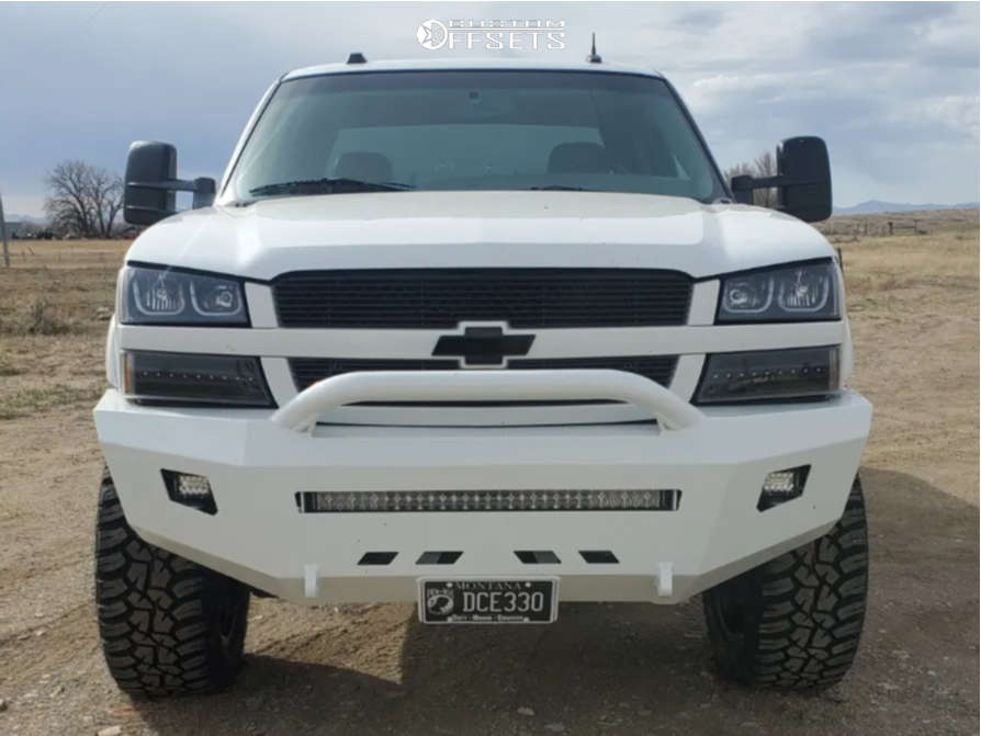 2004 Chevrolet Silverado 2500 HD with 20x10 -18 Method Mr305 and 33/12 ...