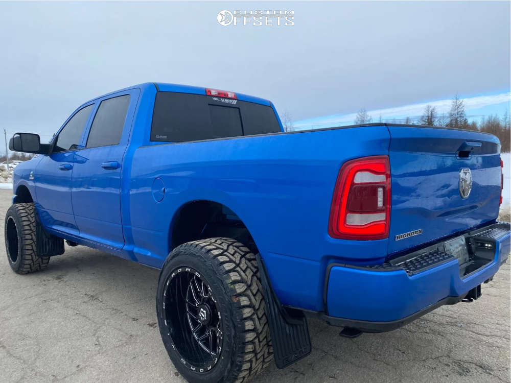 2022 Ram 2500 with 22x12 44 TIS 544BM and 35/12.5R22 Toyo Tires Open