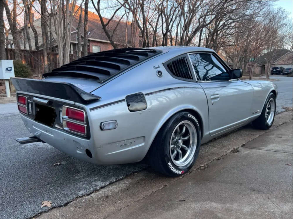 1974 Nissan 260Z with 15x7 0 Konig Rewind and 205/60R15 Hankook