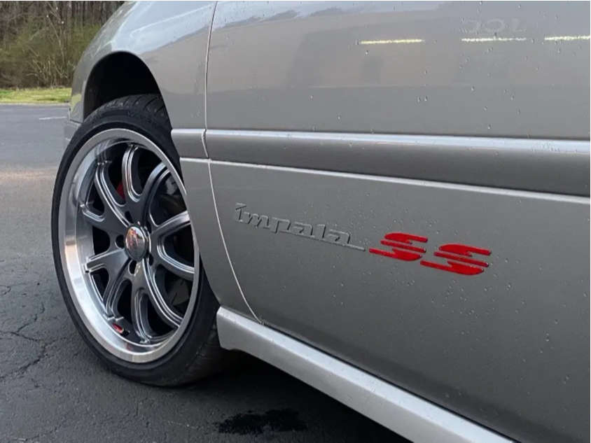 2005 Chevrolet Impala with 18x8.5 32 Vision Torque and 225/40R18 ...