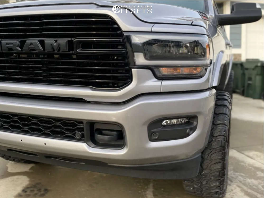 2020 Ram 3500 with 22x10 18 Fuel Hammer and 35/12.5R22 Suretrac Wild