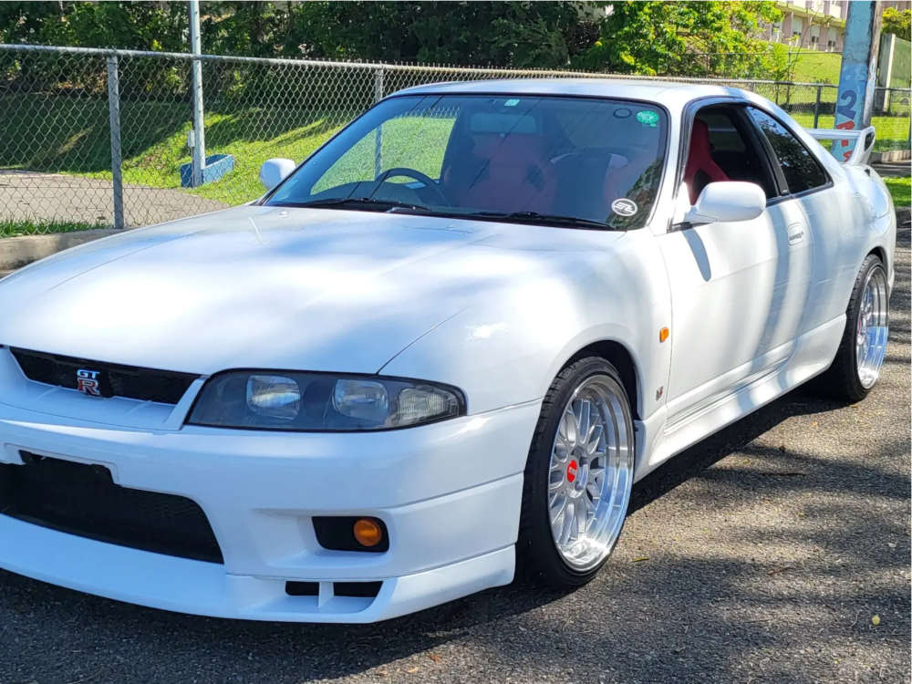 2206074-1-1995-skyline-nissan-