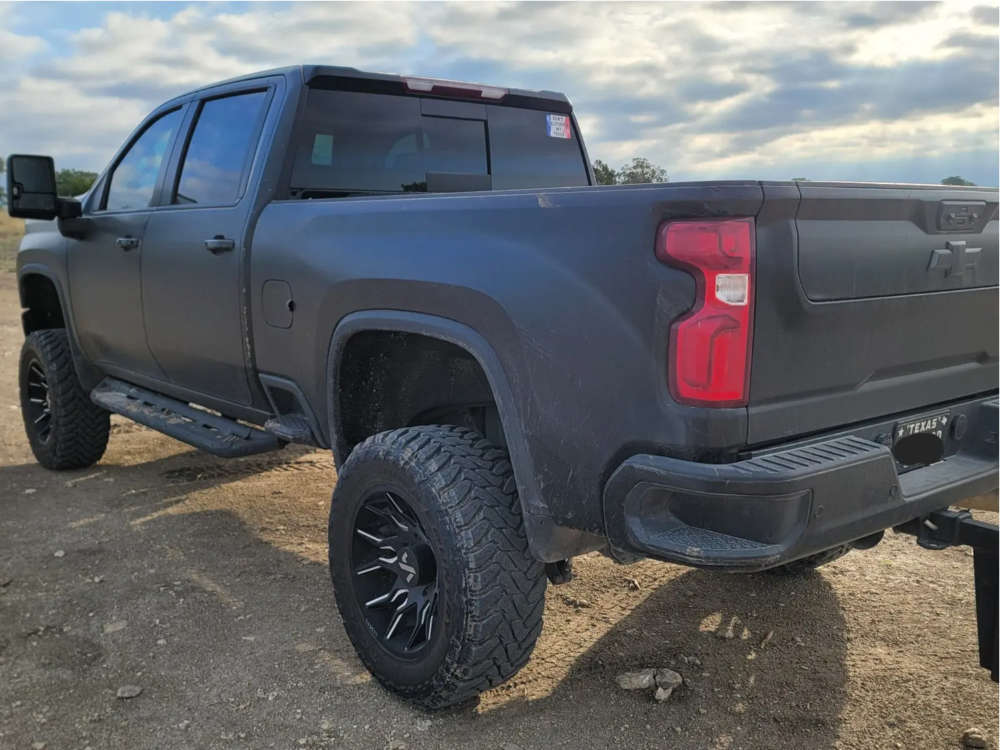 2022 Chevrolet Silverado 2500 HD with 20x10 25 ARKON OFFROAD