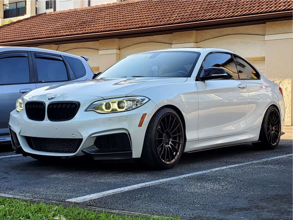 2221884-1-2015-m235i-bmw-base-