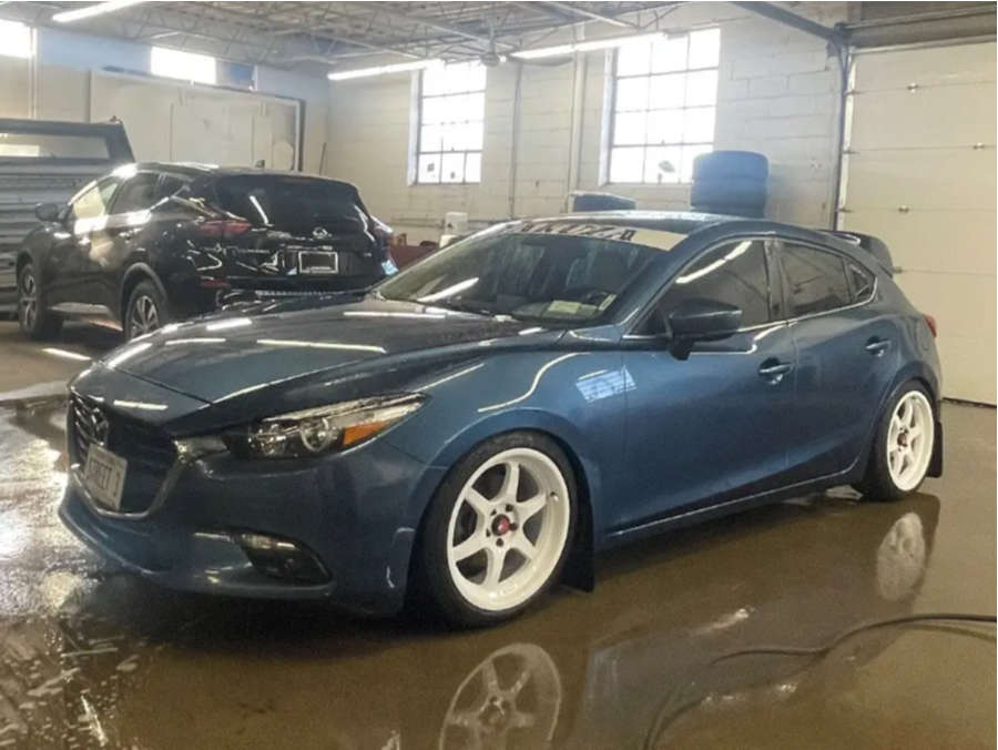 2222947-1-2017-3-mazda-grand-