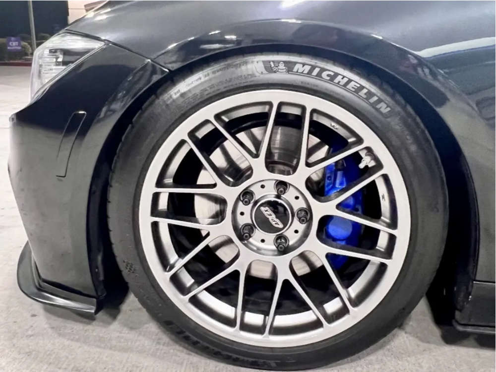 2018 BMW 330i with 18x9 30 Apex Arc-8 and 245/40R18 Michelin Pilot ...