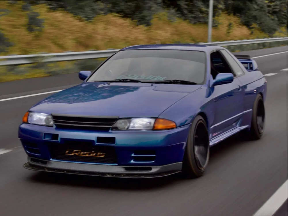 2239886-1-1990-skyline-nissan-