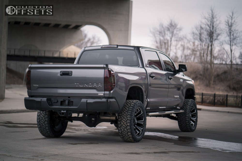 2014 Toyota Tundra with 22x10 19 Fuel Assault and 35/12.5R22 Nitto