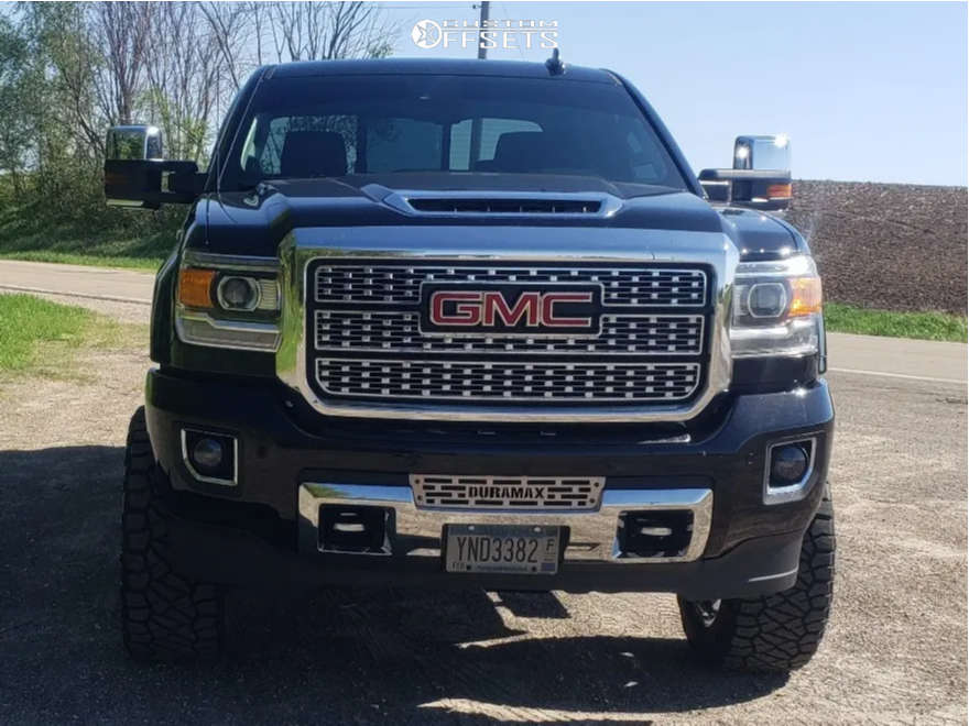 2019 GMC Sierra 3500 HD with 20x10 12 Fuel Krank and 305/55R20 Nitto