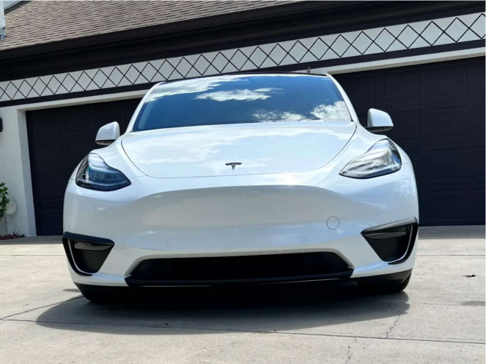 2020 Tesla Y with 20x9 32 Aodhan Aff3 and 255/40R20 Michelin Pilot ...