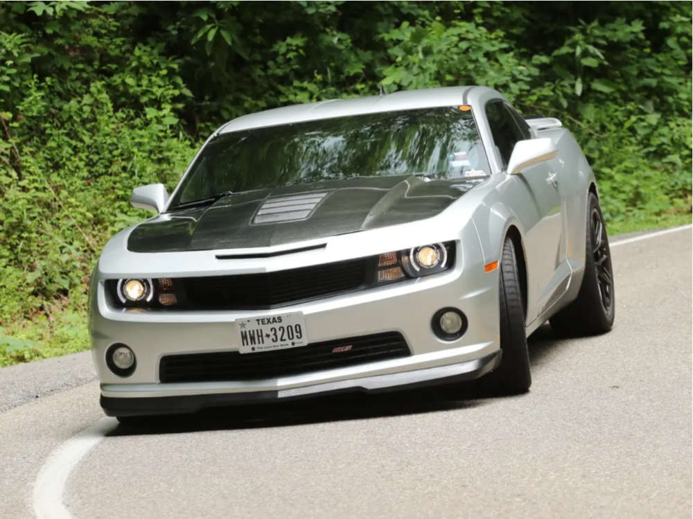 2012 Chevrolet Camaro with 20x9 30 OE Performance 194 and 255/40R20 ...