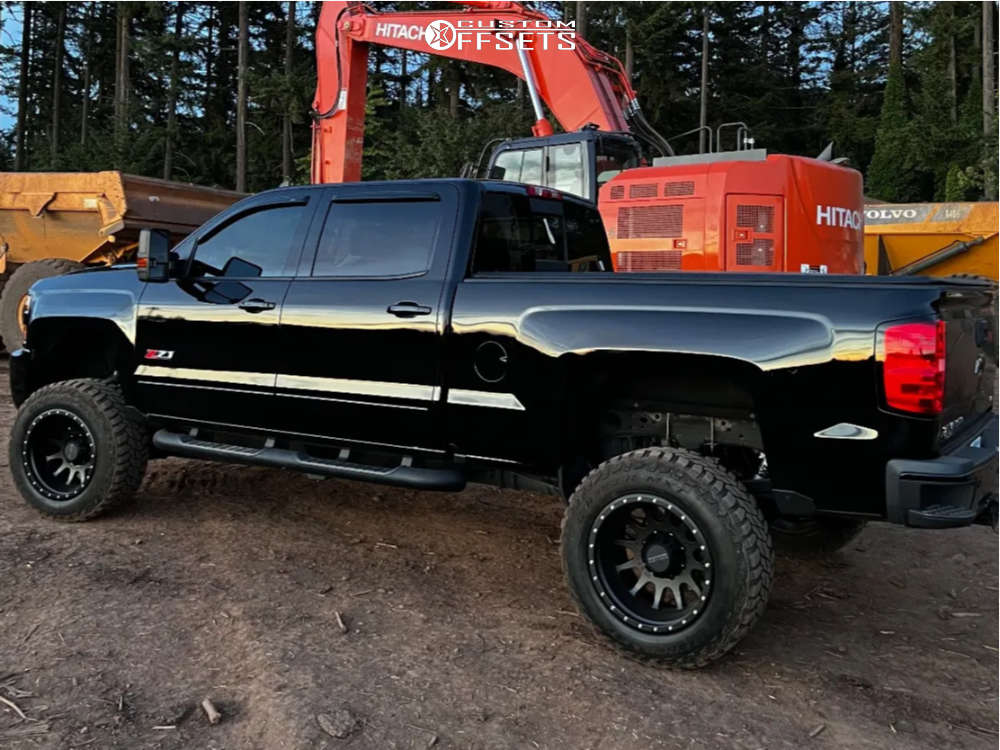 2017 Chevrolet Silverado 2500 HD with 20x12 -52 Method Nv and 35/12 ...