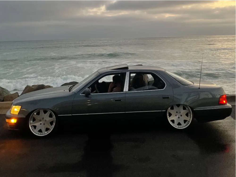 1990 Lexus LS400 with 19x9.5 25 Leon Hardiritt Waffe and 215/35R19