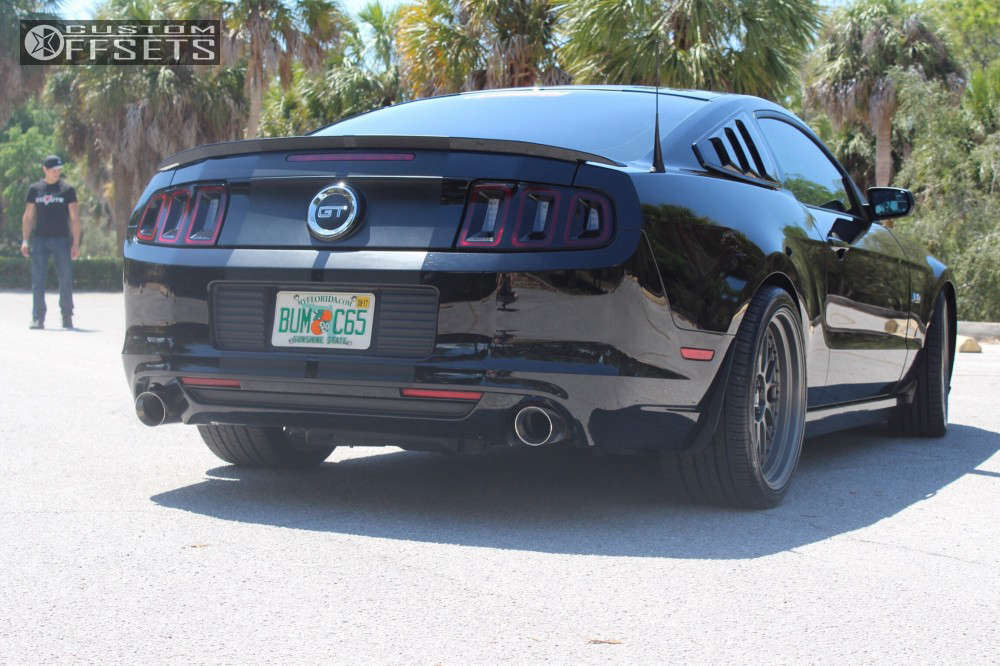 2014 Ford Mustang with 20x8.5 32 XXR 521 and 255/30R20 Toyo Tires ...