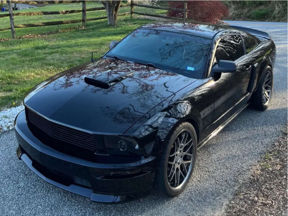 2008 Ford Mustang with 20x8.5 27 Downforce DC8 and 255/35R20