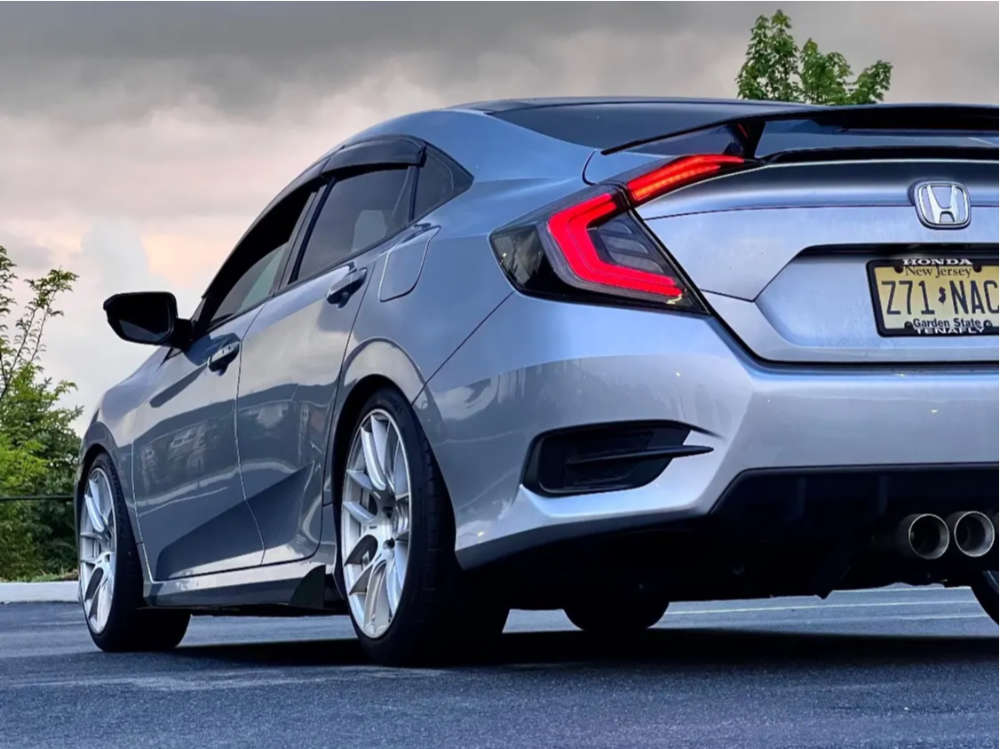 2020 Honda Civic with 18x8.5 38 Aodhan Ah-x and 225/40R18 Continental ...