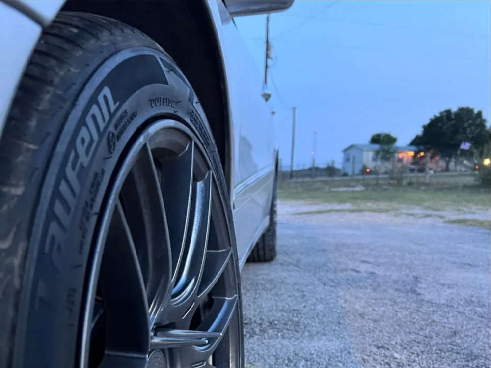 2004 Mercedes-Benz E320 with 18x9.5 35 Aodhan Ah-x and 245/40R18 ...