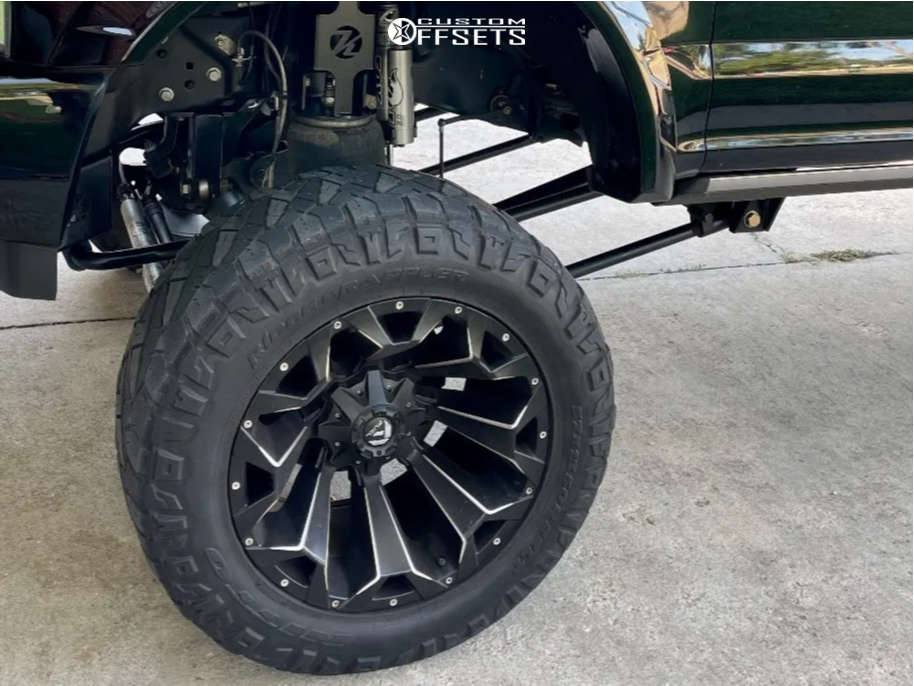 2018 Ford F250 Super Duty with 22x12 44 Fuel Assault and 37/13.5R22
