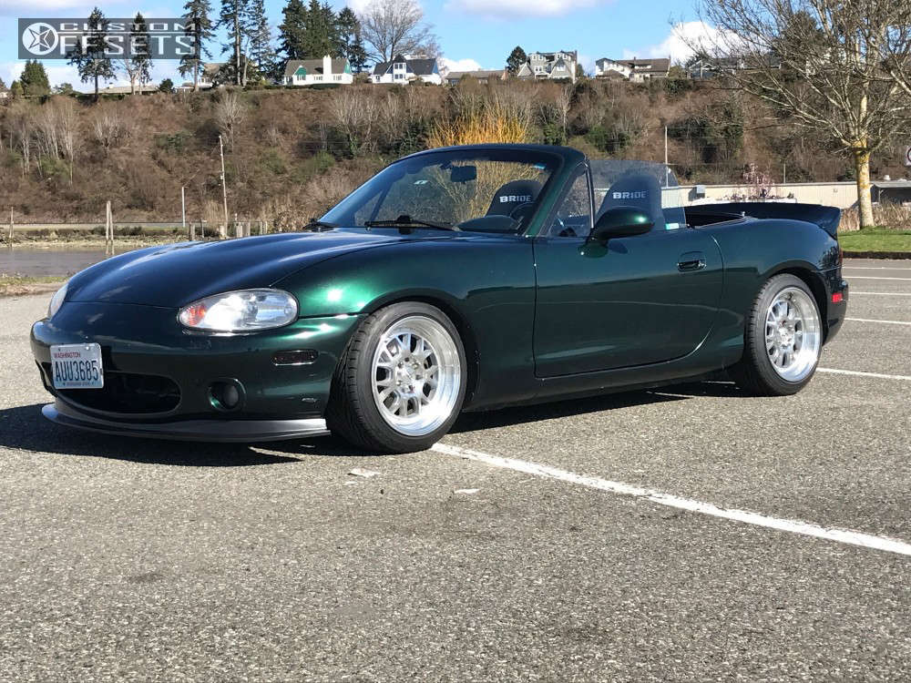 2000 Mazda MX-5 Miata with 15x8 25 Neoz 5002 and 195/45R15 Toyo