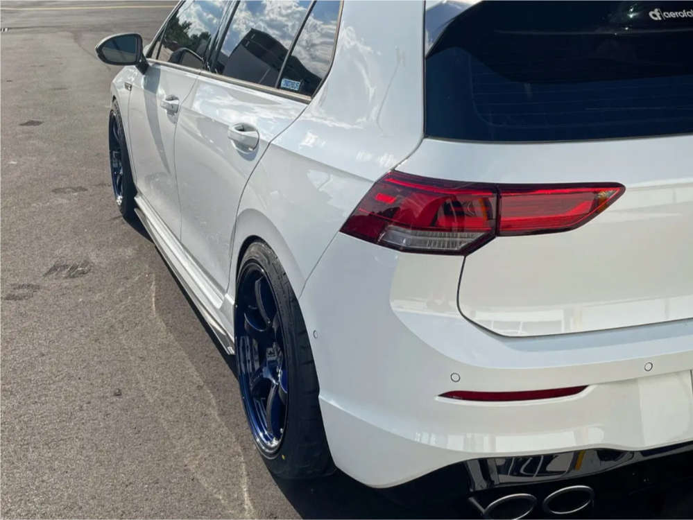 2022 Volkswagen Golf R with 18x9.5 38 Gram Lights 57dr and 245/40R18 ...