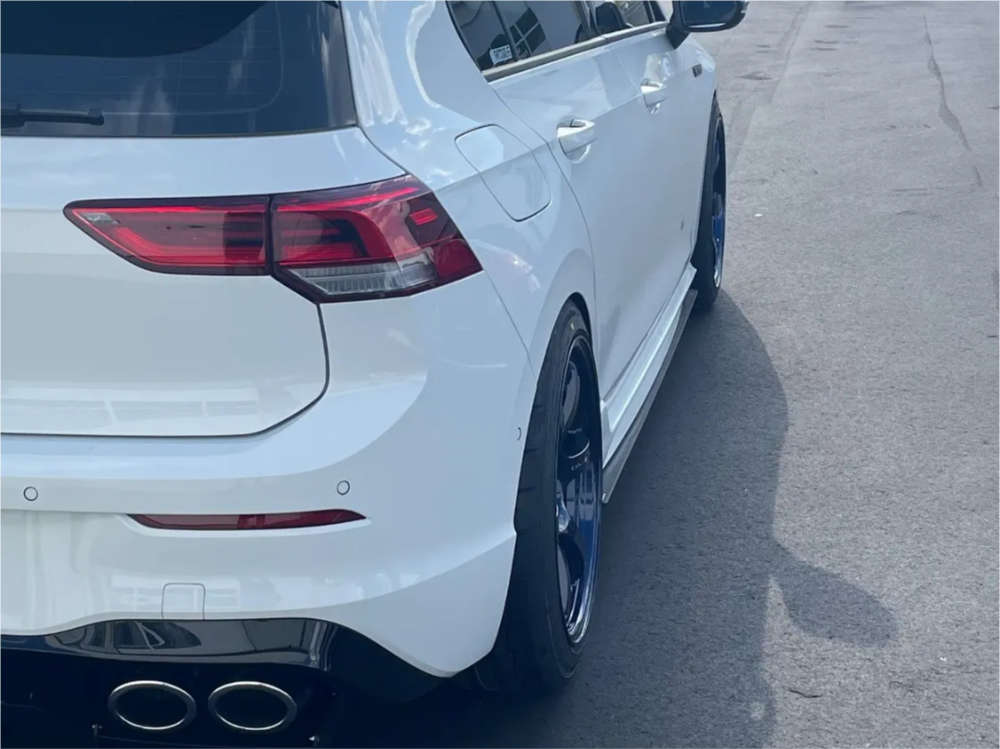 2022 Volkswagen Golf R with 18x9.5 38 Gram Lights 57dr and 245/40R18 ...