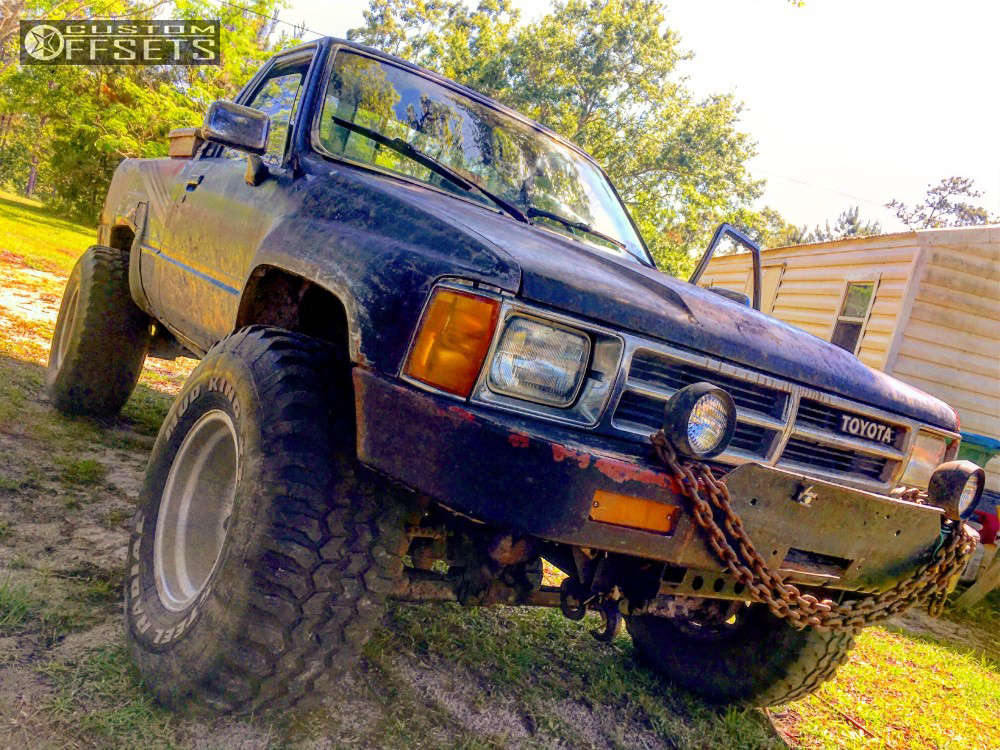 1986 Toyota Pickup with 15x10 45 Mickey Thompson Classic Iii and 33/12