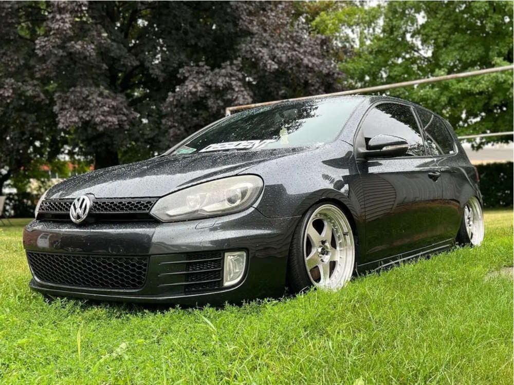 CHRON 1/18 ロータス GTI 1/18 Volkswagen Golf VIII GTi Clubsport (White) Resin Model