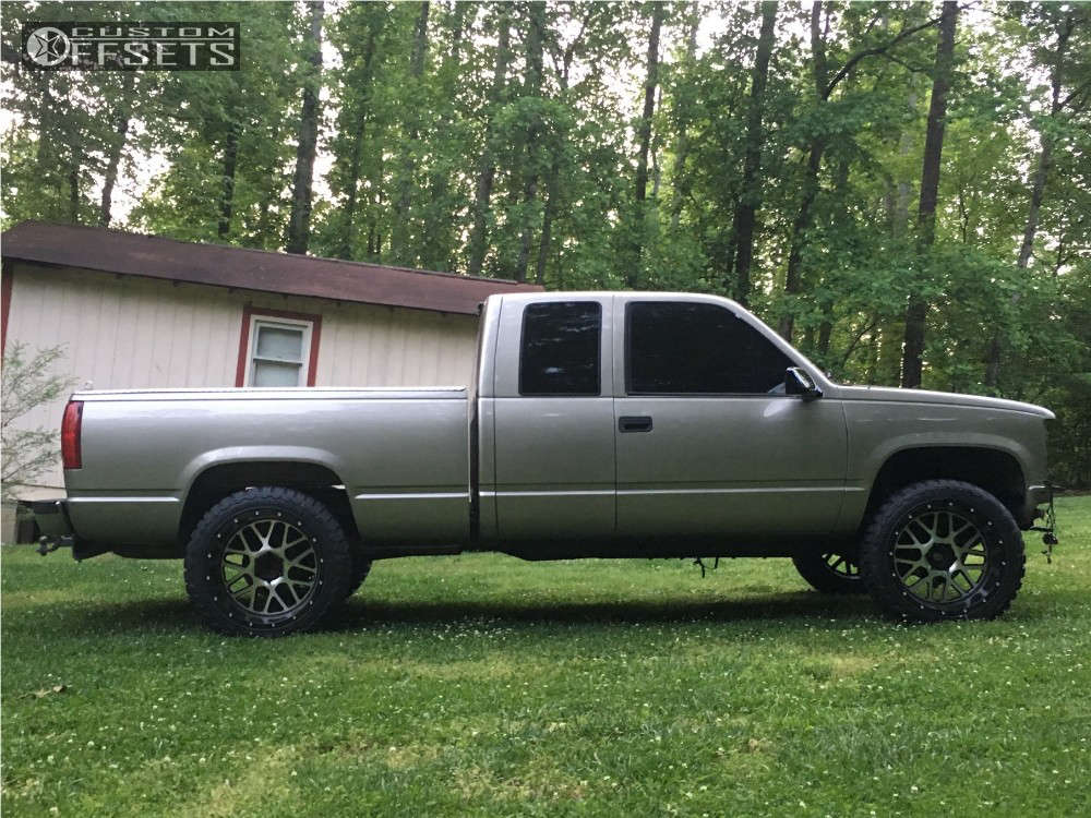 1999 Chevrolet K1500 with 22x12 -44 XD Xd820 and 33/12.5R22 Toyo Tires ...
