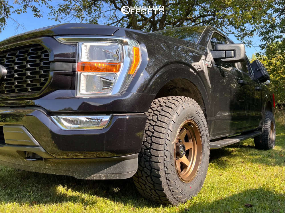 2022 Ford F-150 with 17x9 -12 Fuel Shok and 285/70R17 Falken Wildpeak ...