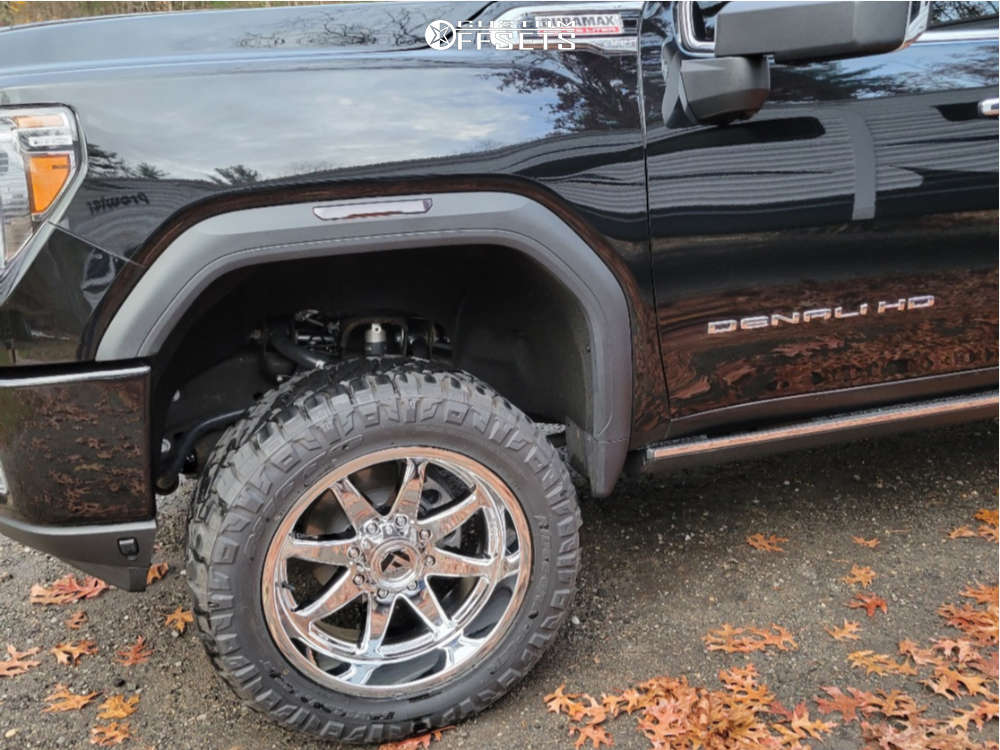 2021 GMC Sierra 2500 HD with 22x10 18 Fuel Hammer and 33/12.5R22 Nitto