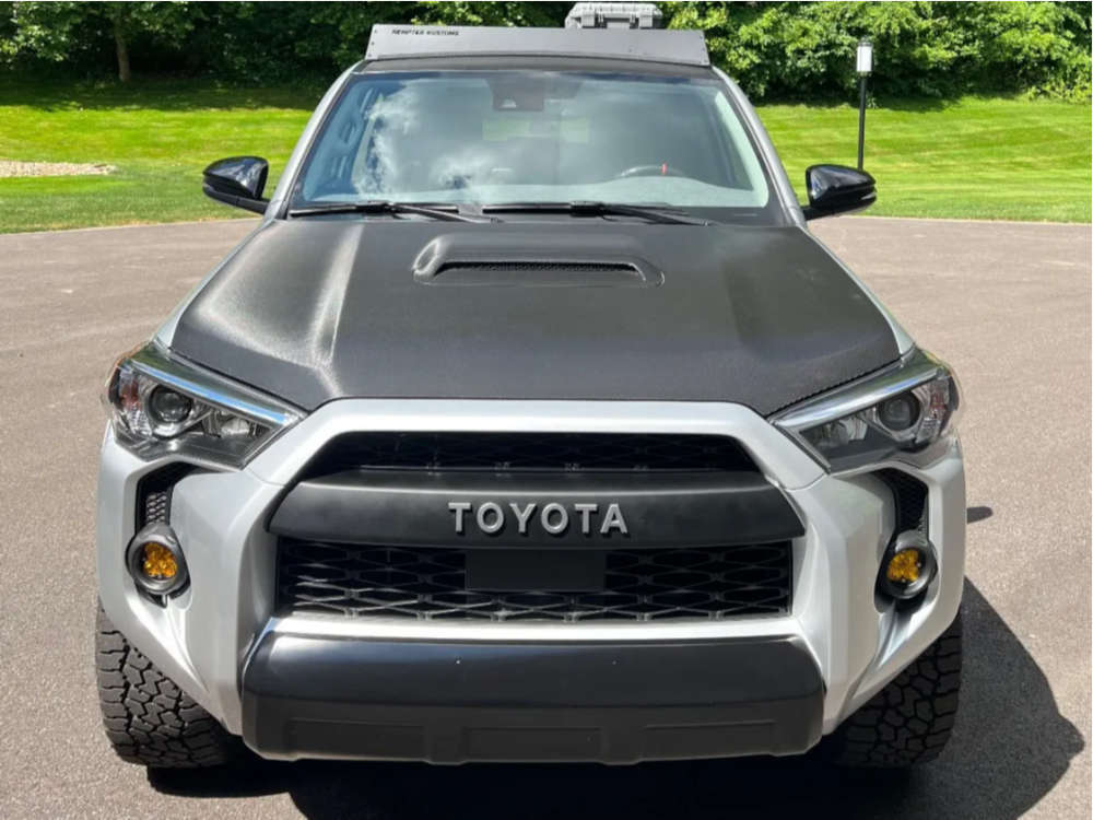 2021 Toyota 4Runner with 17x8.5 -12 RRW Rr6-h and 275/70R17 Falken ...