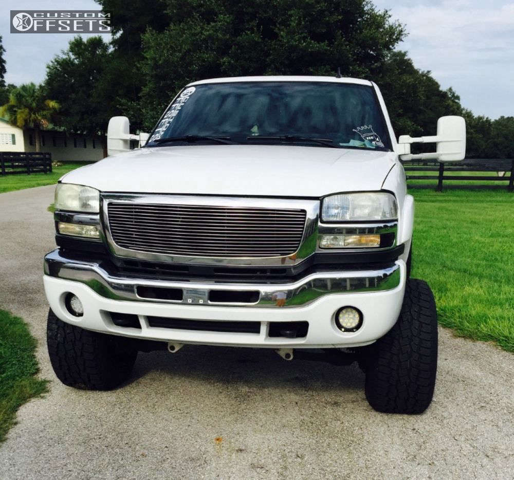 2007 GMC Sierra 2500 HD with 20x14 -76 Fuel Maverick and 305/50R20 ...