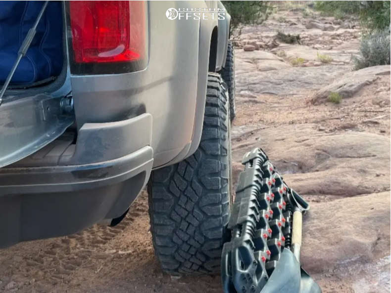 2021 Chevrolet Colorado with 17x9 1 Fuel Ammo and 285/70R17 Goodyear ...