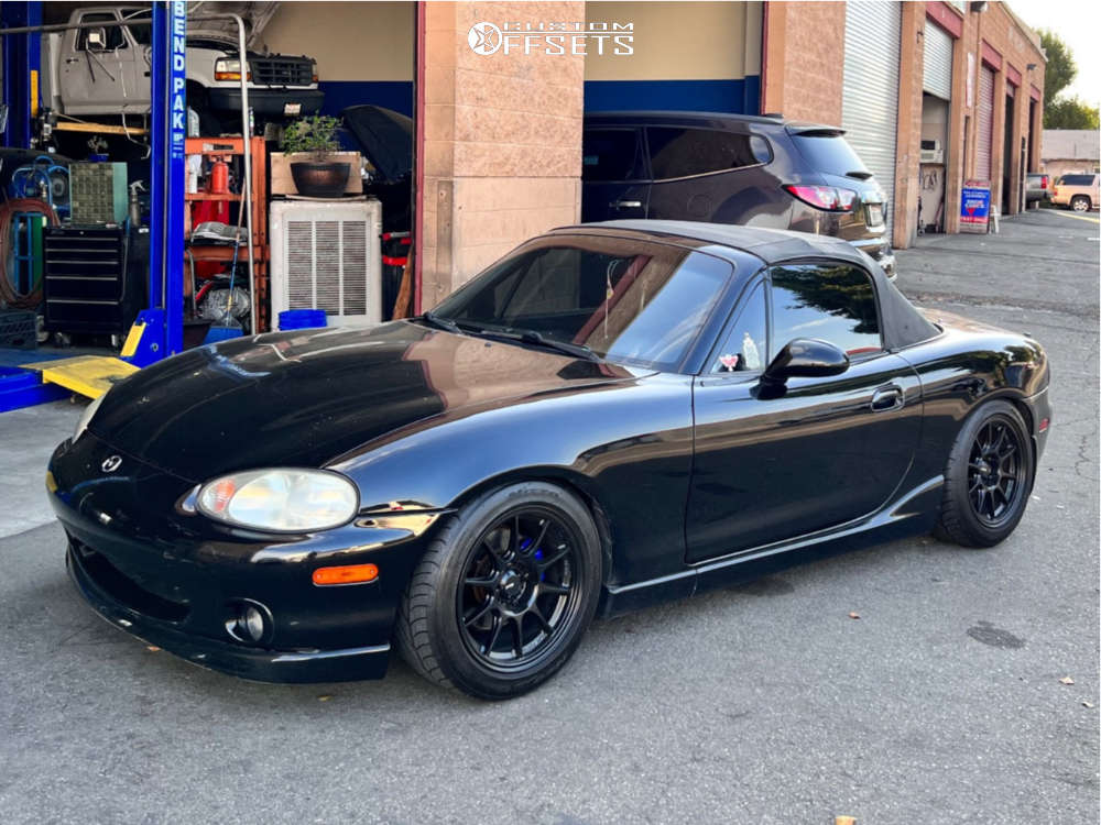 2000 Mazda Miata with 15x8 25 Konig Dekagram and 205/50R15 Nitto