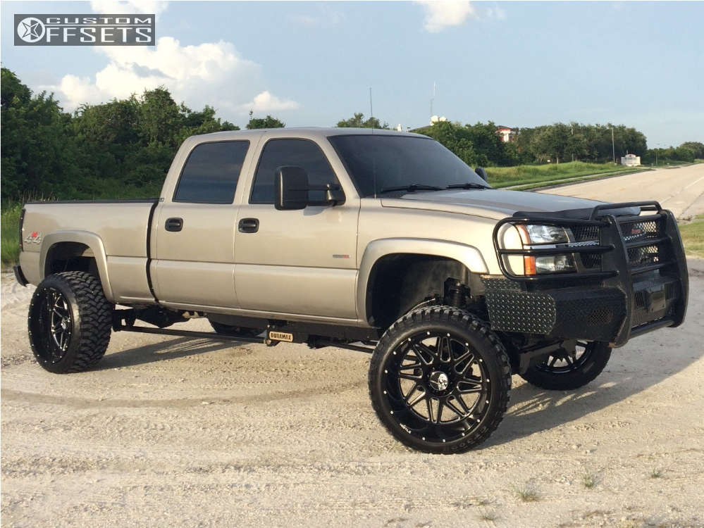2003 Chevrolet Silverado 2500 HD with 24x14 76 Hostile Sprocket and 35