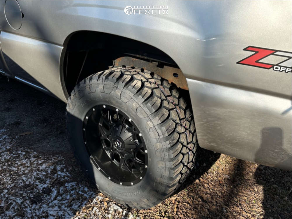 2003 Chevrolet Silverado 1500 with 18x9 12 TIS 549B and 33/12.5R18