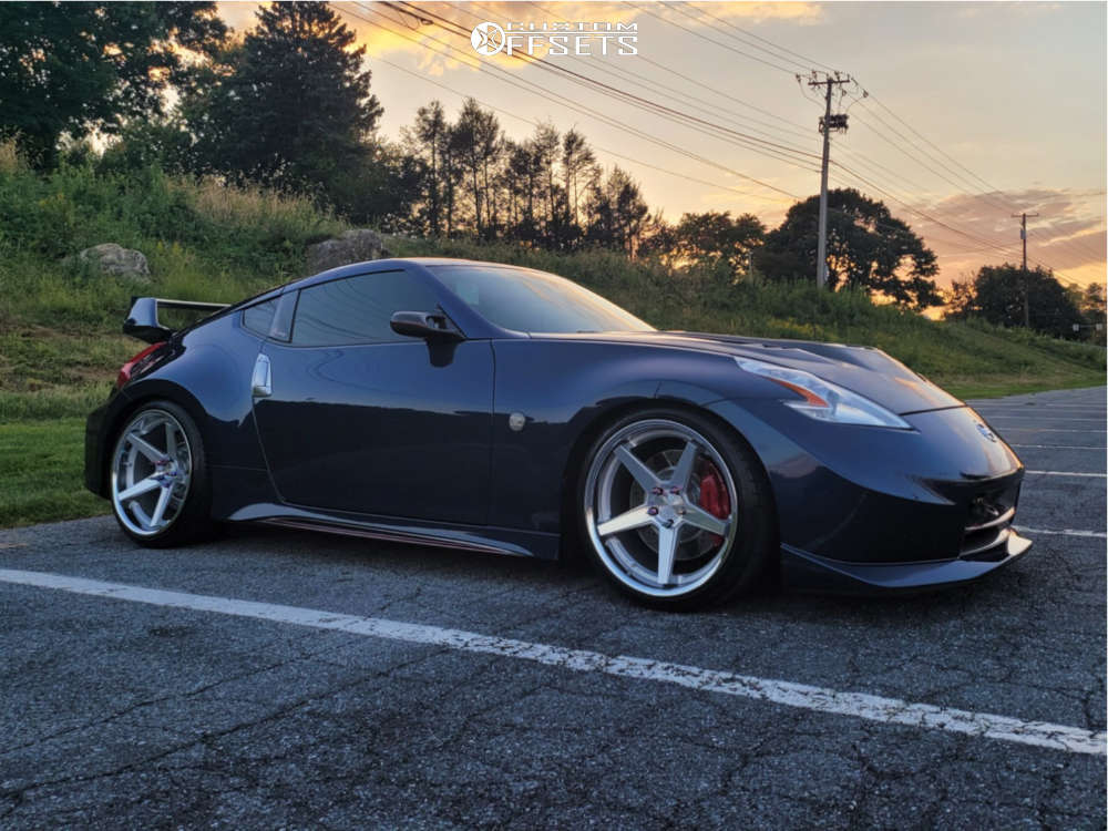 2014 Nissan 370Z with 20x10.5 25 Ferrada Fr3 and 255/35R20
