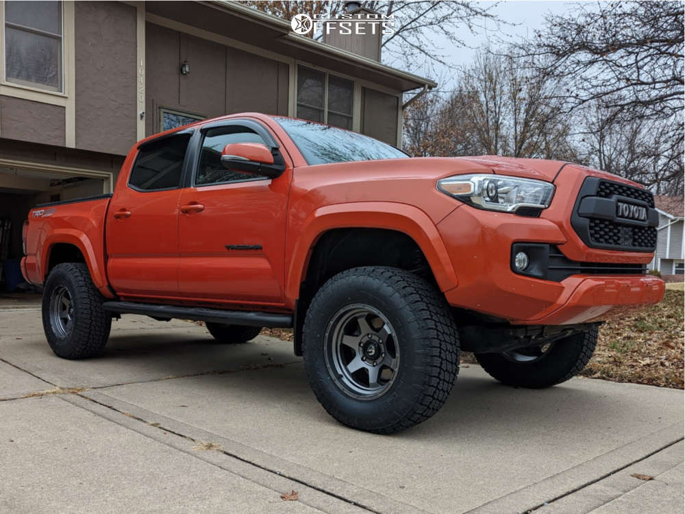 2018 Toyota Tacoma with 17x9 -12 Fuel Shok and 305/70R17 Nitto Terra ...