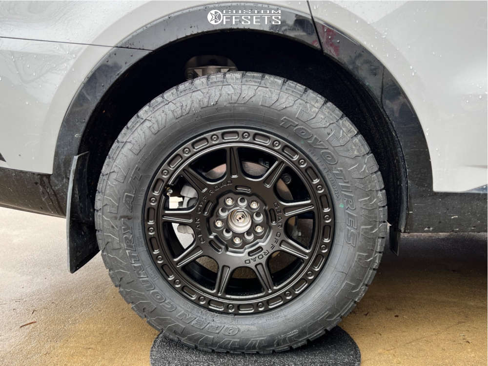 2022 Kia Sorento with 18x8 35 Gear OffRoad SectorC and 265/60R18 Toyo