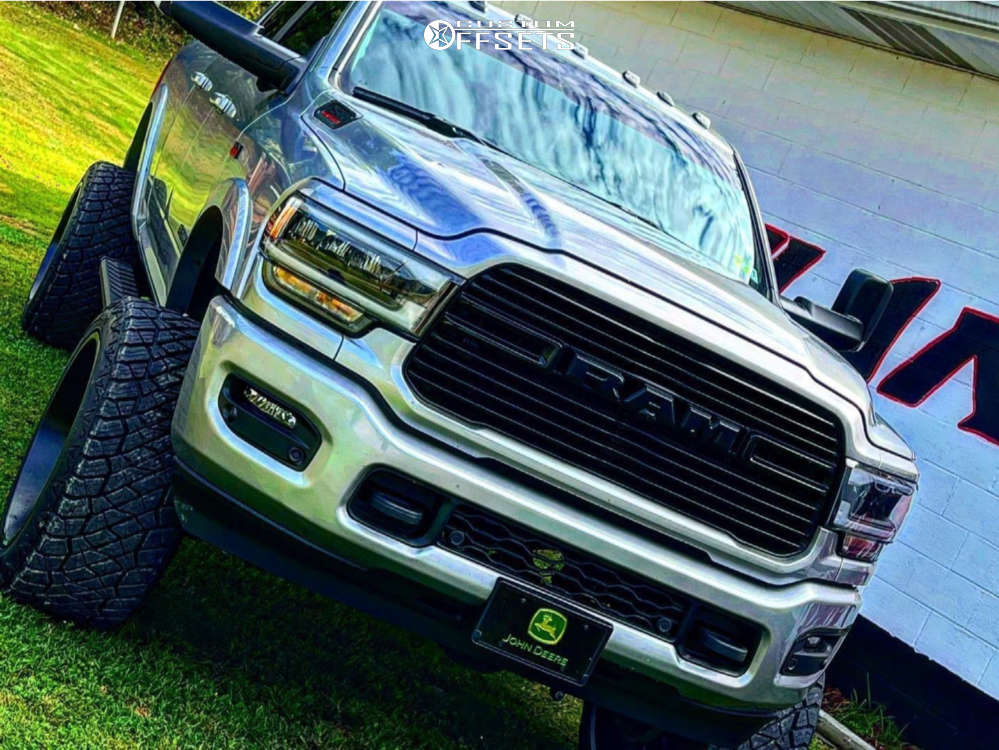 2022 Ram 2500 with 24x14 76 Hostile Jigsaw and 37/13.5R24 Predator New