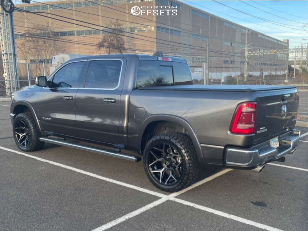 2022 Ram 1500 with 22x10 -18 4Play 4p06 and 305/45R22 Nitto Ridge ...