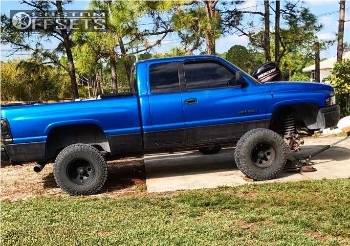 1999 Dodge Ram 1500 with 15x10 -47 Pro Comp Series 69 and 33/12.5R15 ...