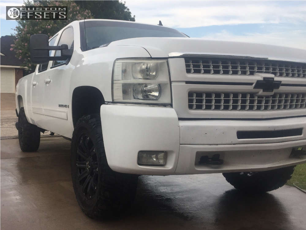 2009 Chevrolet Silverado 2500 HD with 20x9 0 TIS 534B and 35/12.5R20 ...