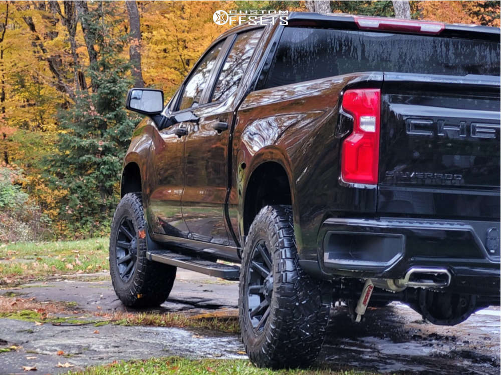 2022 Chevrolet Silverado 1500 with 18x9 -12 Fuel Contra and 295/70R18 ...